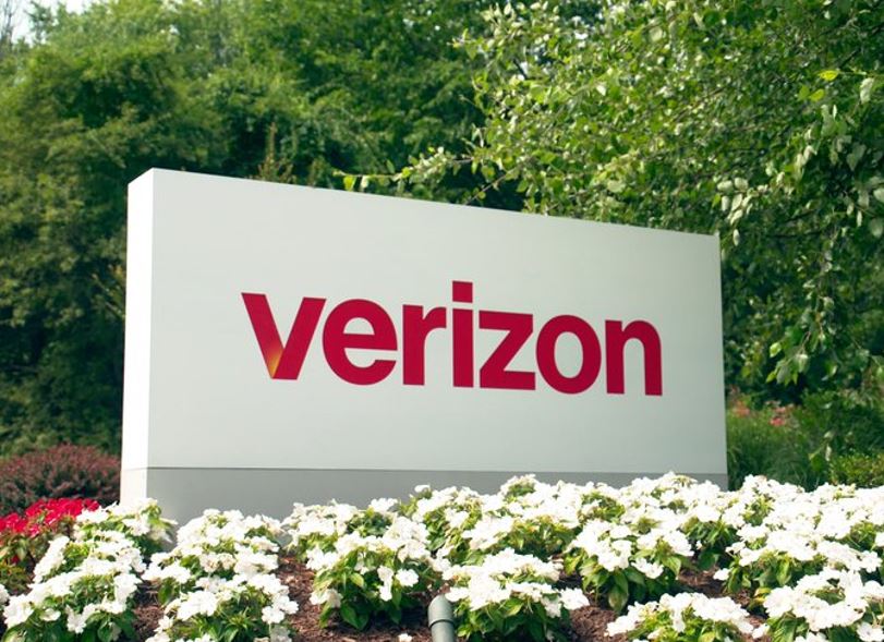 According to a Tier 2 technician at Verizon, there has been a deliberate and unauthorized shutdown of the U.S. electrical grid